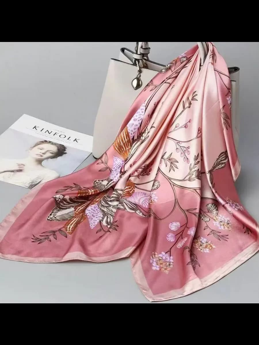 Платок шелковый на шею на голову