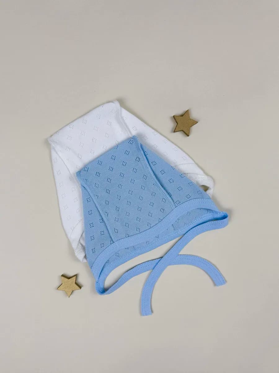 Чепчик для новорожденного на выписку на прогулку