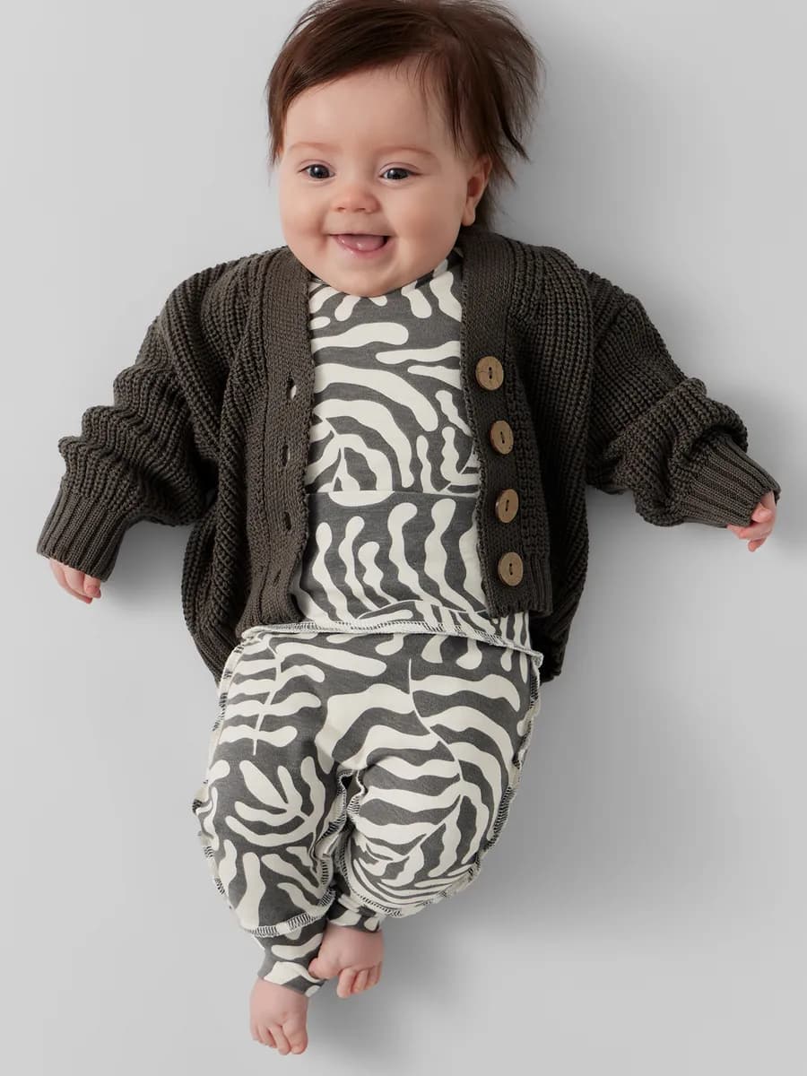 Кардиган вязаный на пуговицах - фото 1