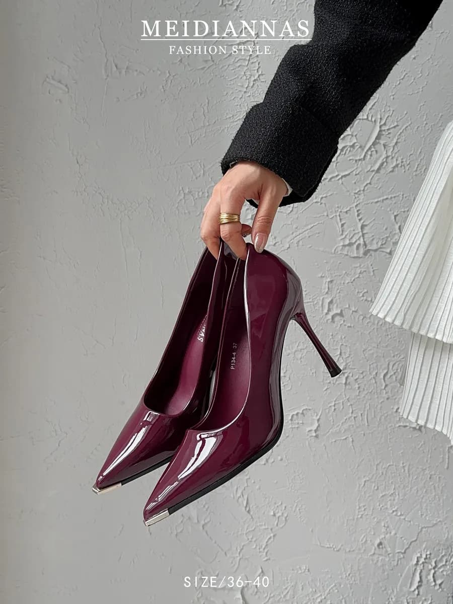 Туфли лодочки лаковые вечерние на шпильке