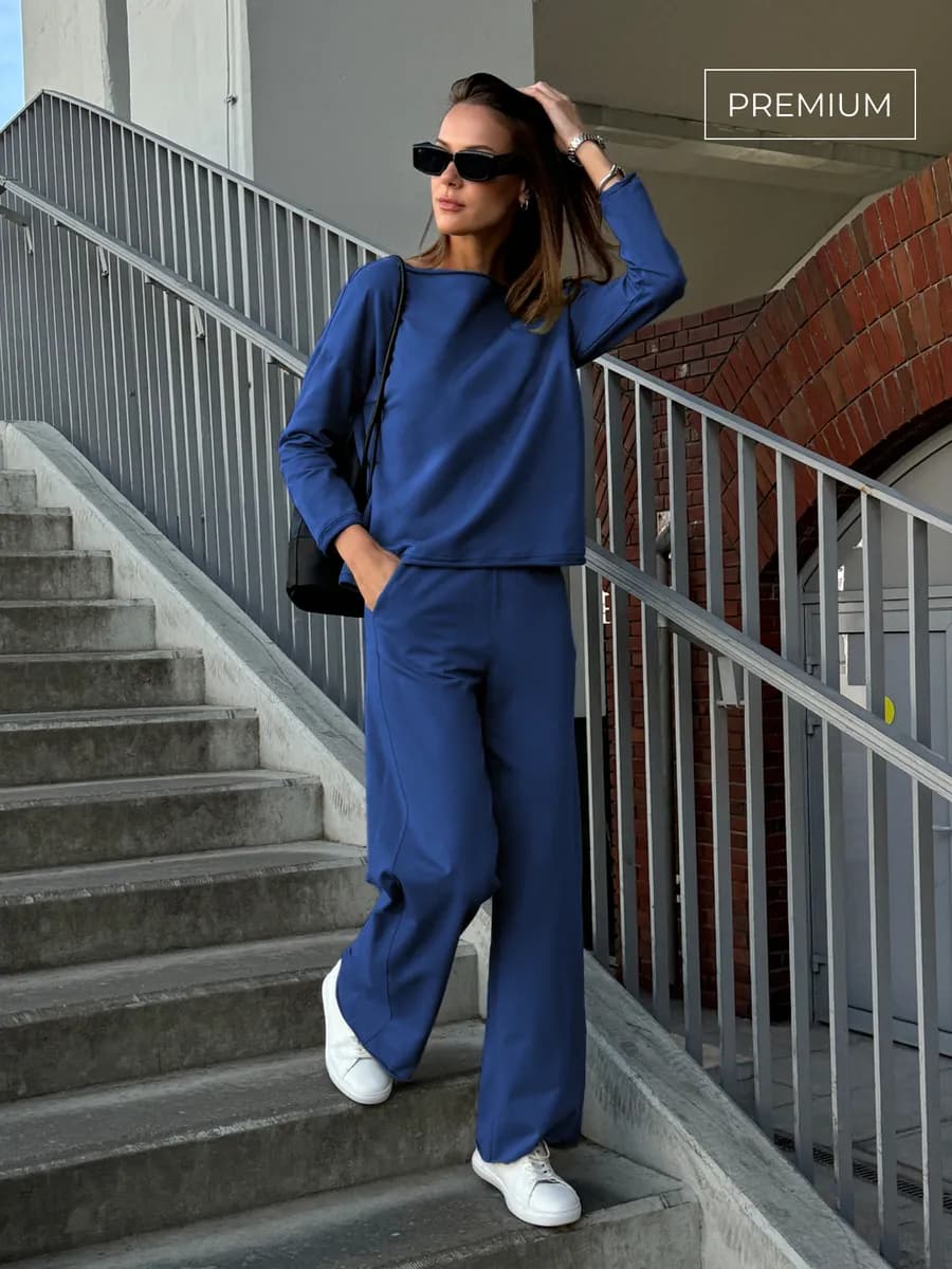 Костюм осенний тонкий спортивный трикотажный с брюками