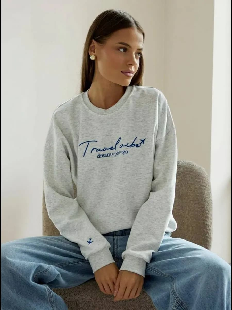 свитшот оверсайз без начеса с вышивкой