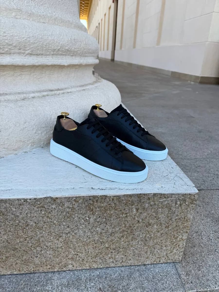 Кеды кожаные с белой подошвой