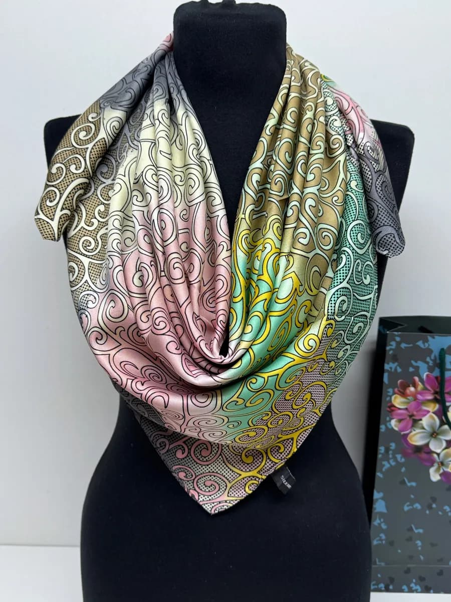 Платок шелковый на голову и шею