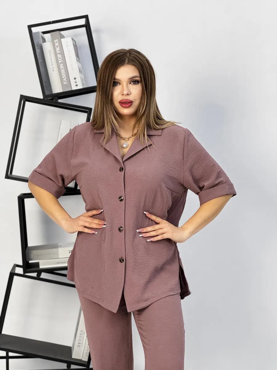 Костюм летний с брюками и рубашкой для дома и улицы