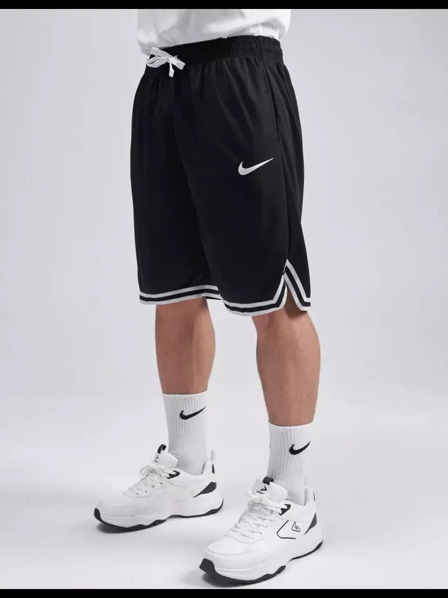 Спортивные шорты короткие в спортзал