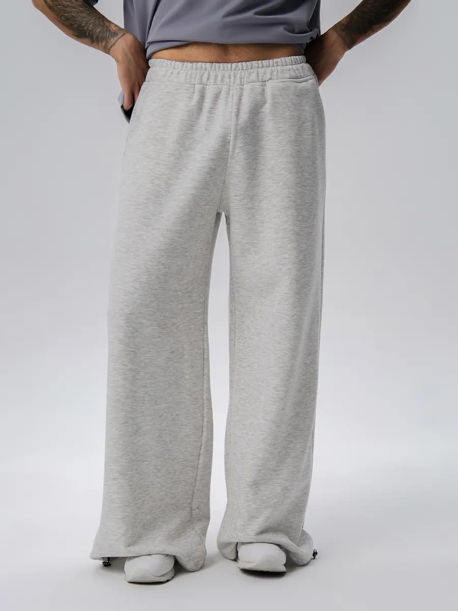 Широкие спортивные брюки оверсайз на резинке