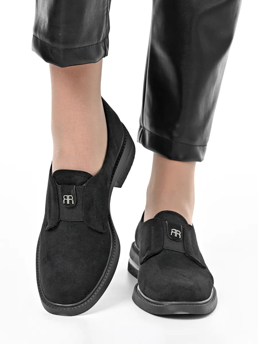 Туфли на низком каблучке демисезонные