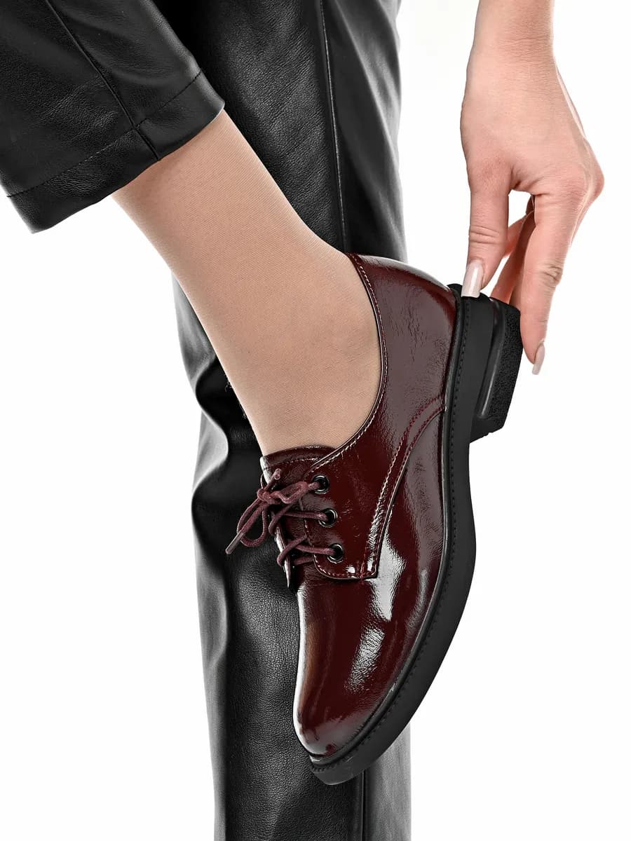 Туфли на низком каблучке демисезонные