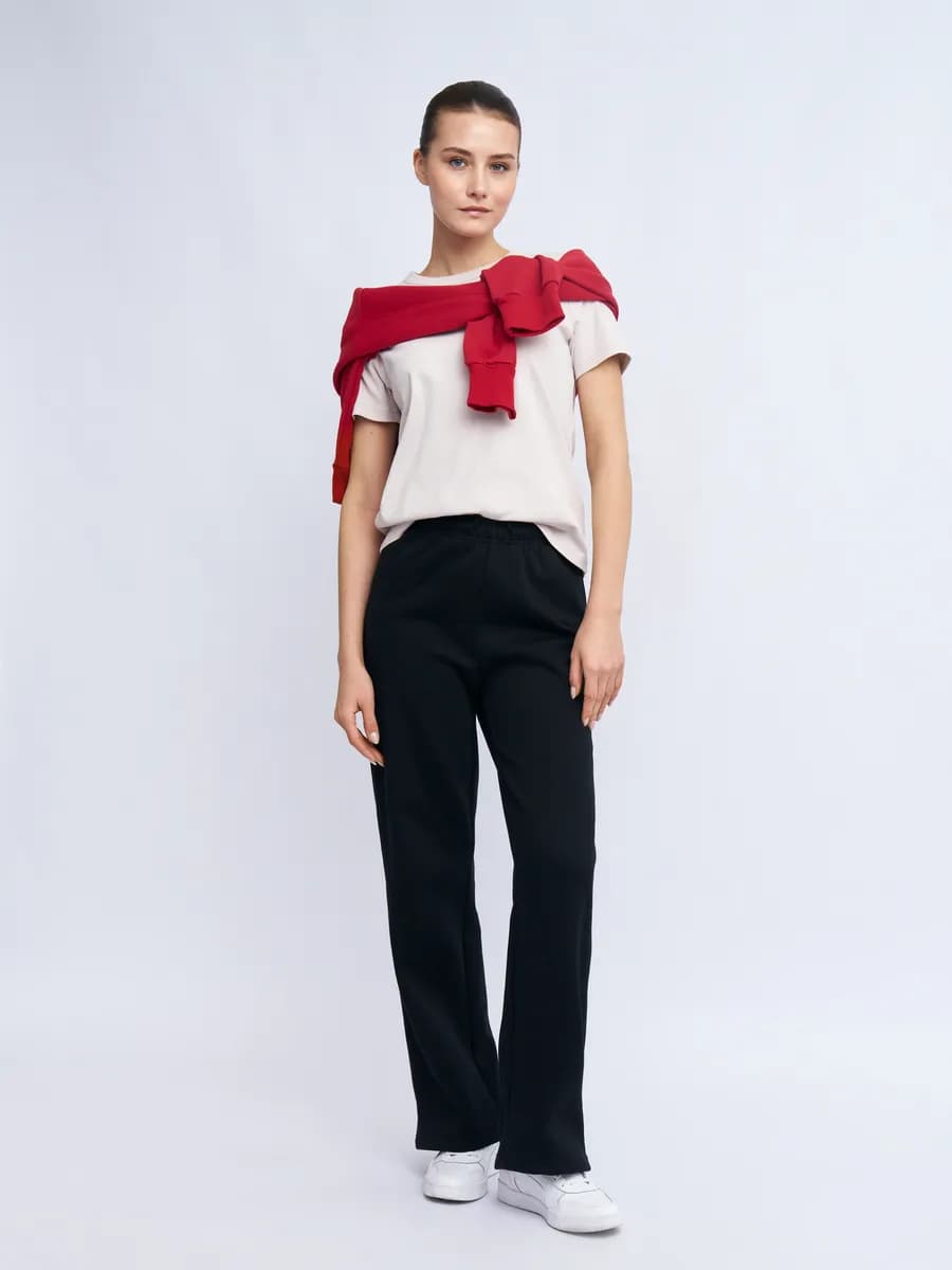 Женские прямые брюки на резинке