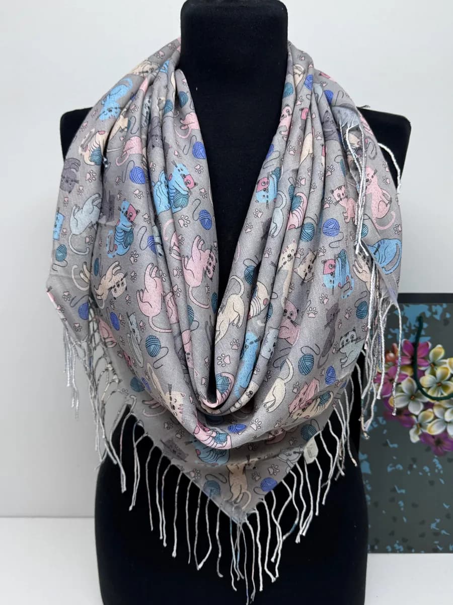 Платок тонкий весенний 110х110