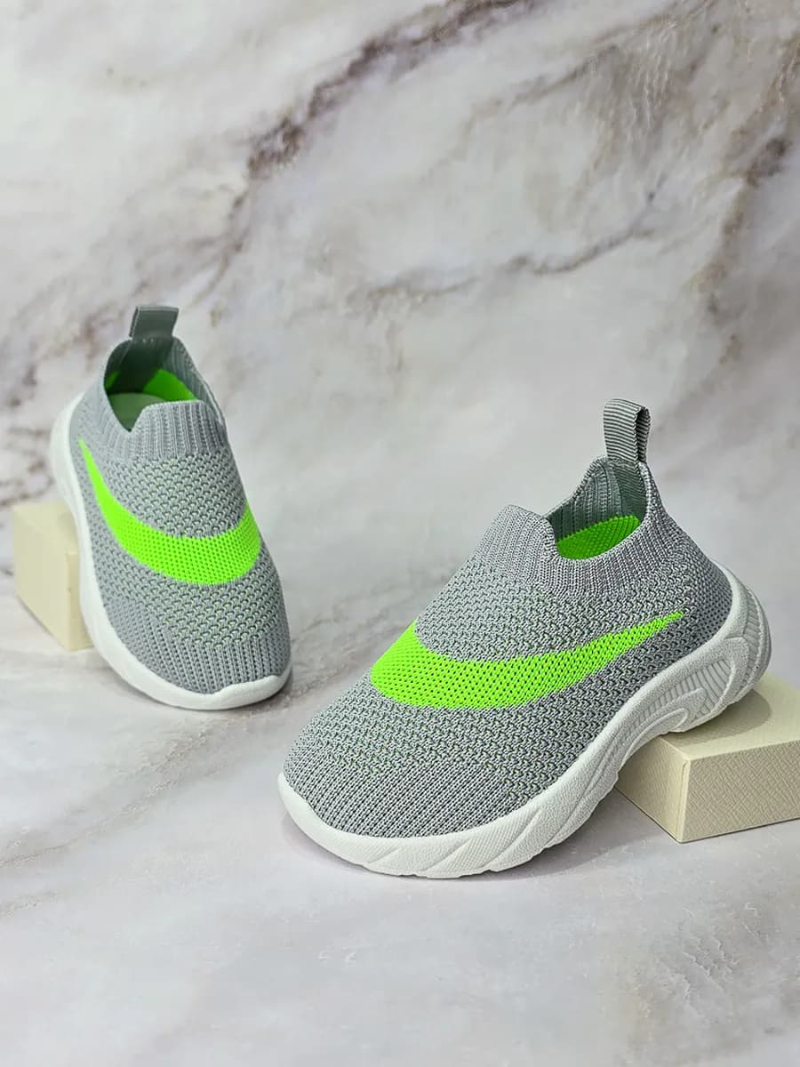 Слипоны текстильные кроссовки изики сменка