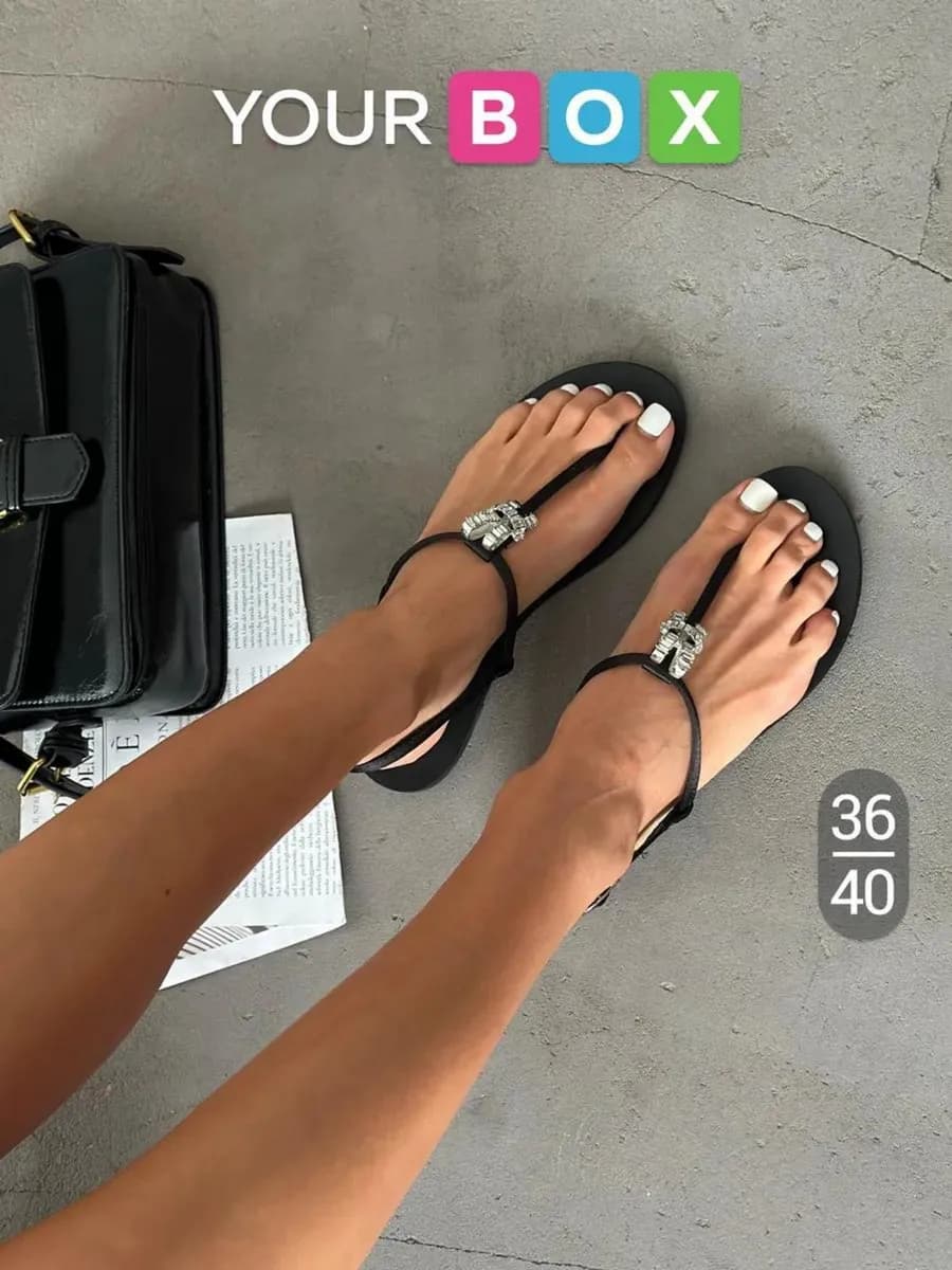 Летние босоножки женские через палец на плоской подошве