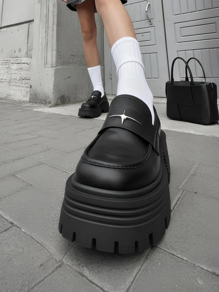 Лоферы черные школьные