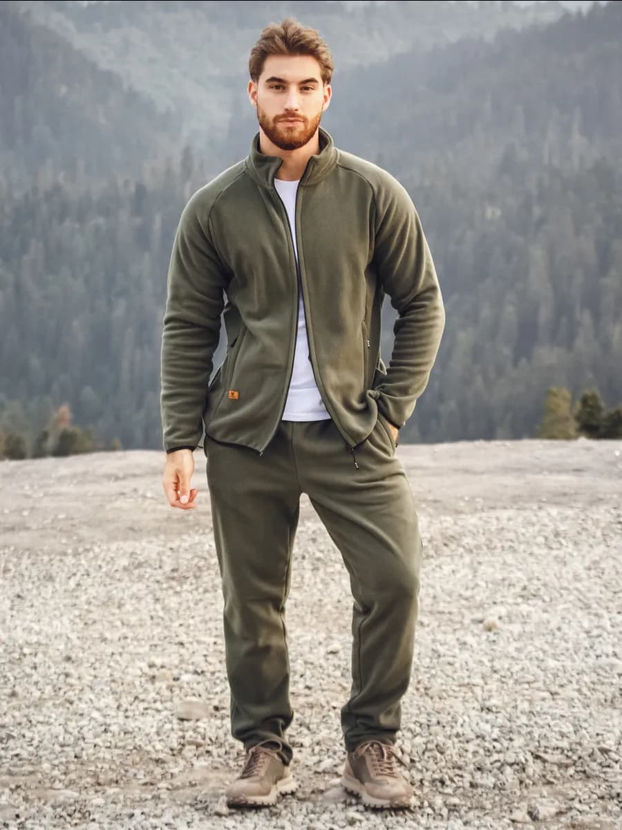 Флисовый костюм спортивный теплый на молнии