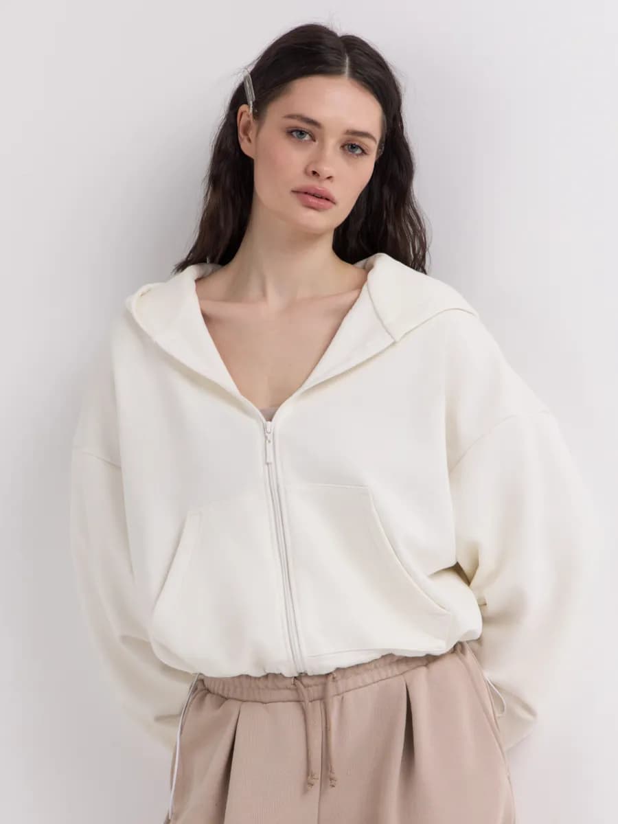 Толстовка на молнии укороченная