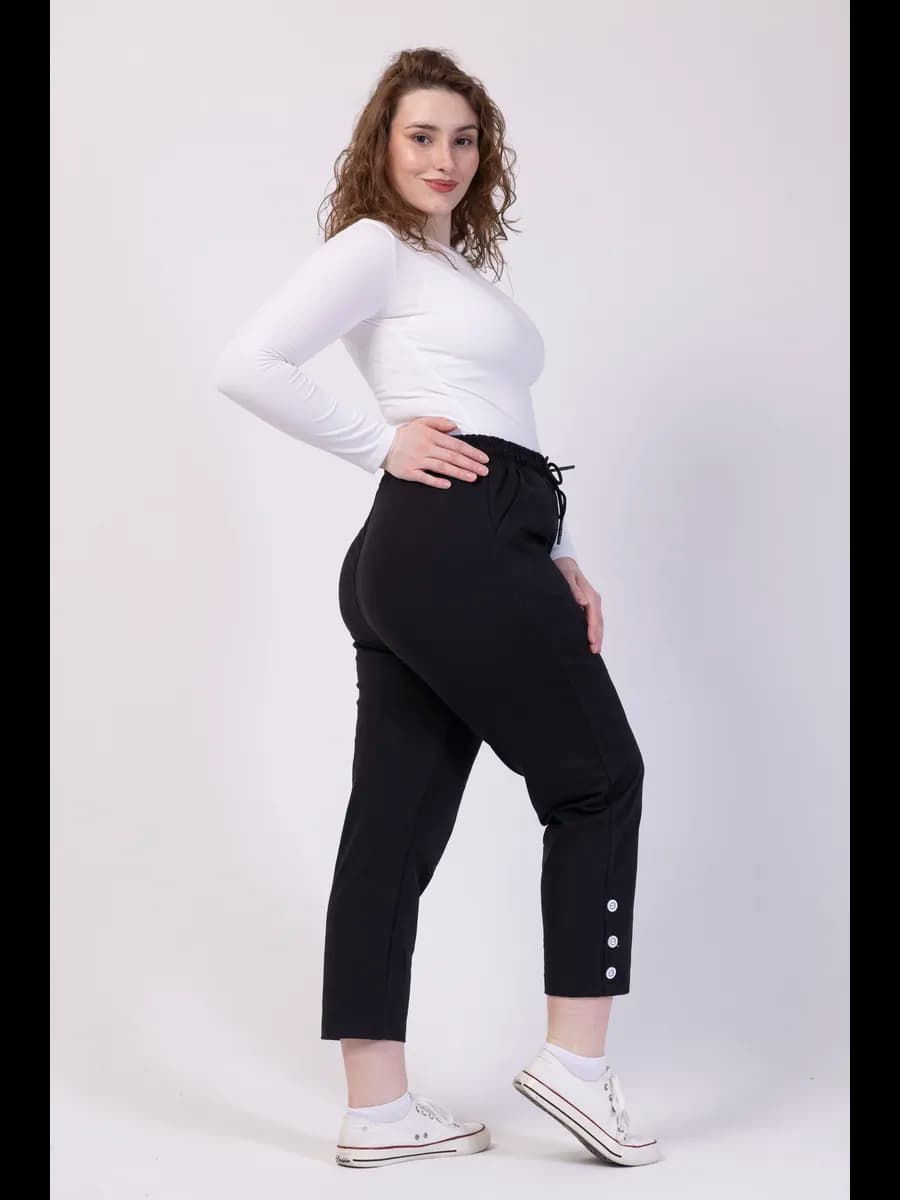 Спортивные штаны укороченные