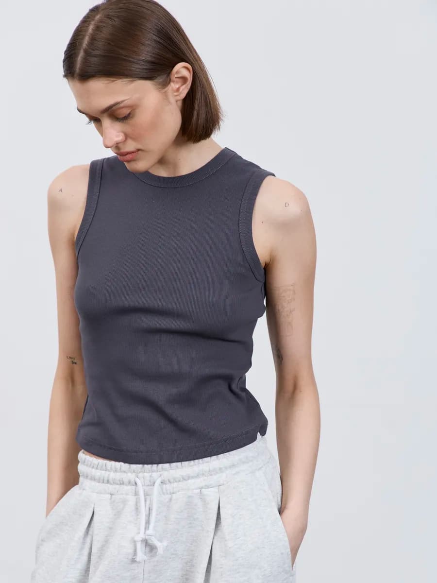 Топ майка базовая в рубчик под пиджак