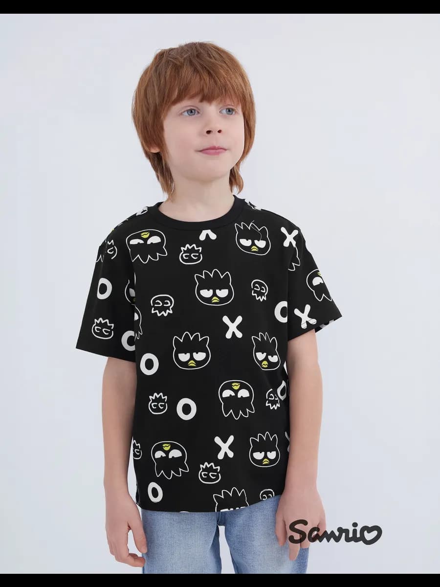 Чёрная футболка с тотальным принтом