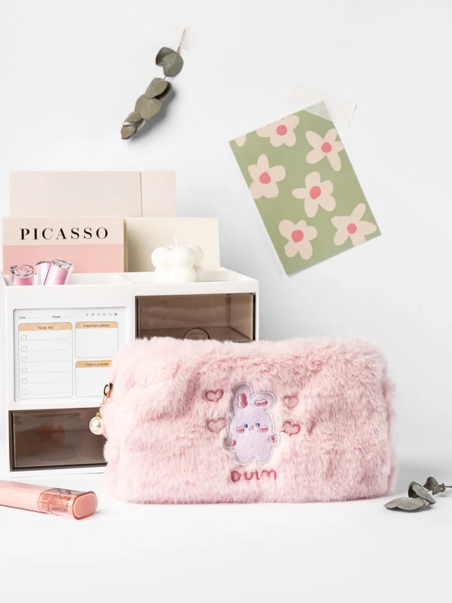 Милый пушистый школьный пенал