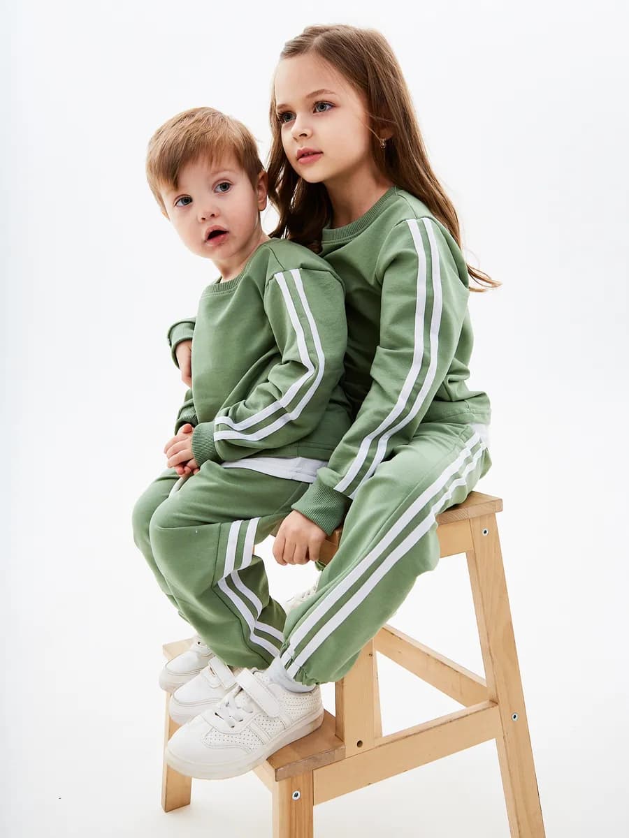 Костюм спортивный с имитацией футболки для детей