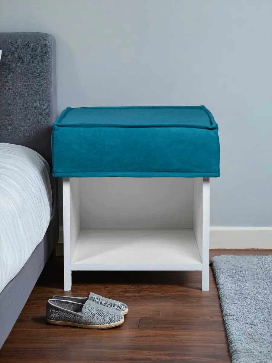Пуфик в прихожую в гостиную