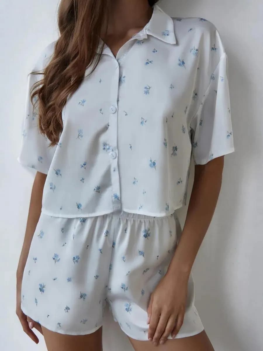 Пижама с шортами и рубашкой домашний комплект