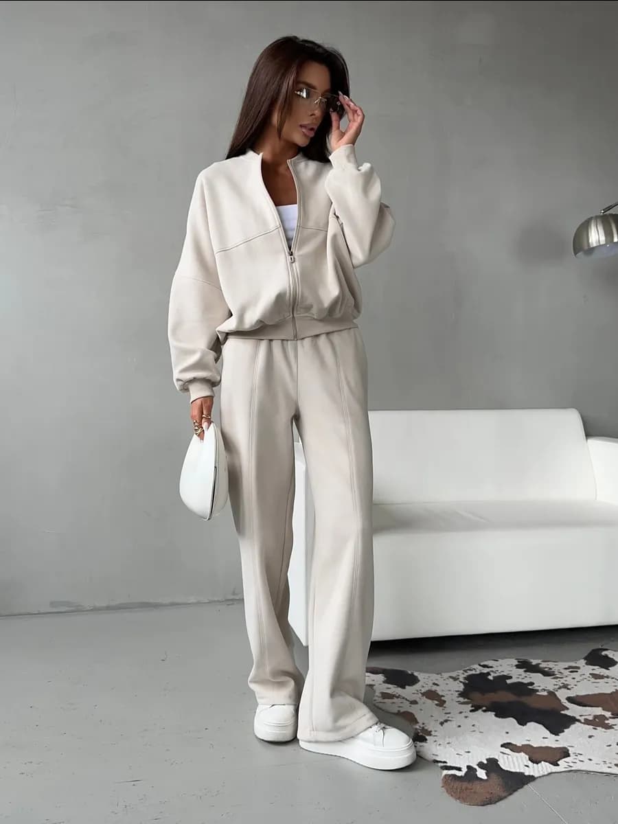 Спортивный костюм на молнии