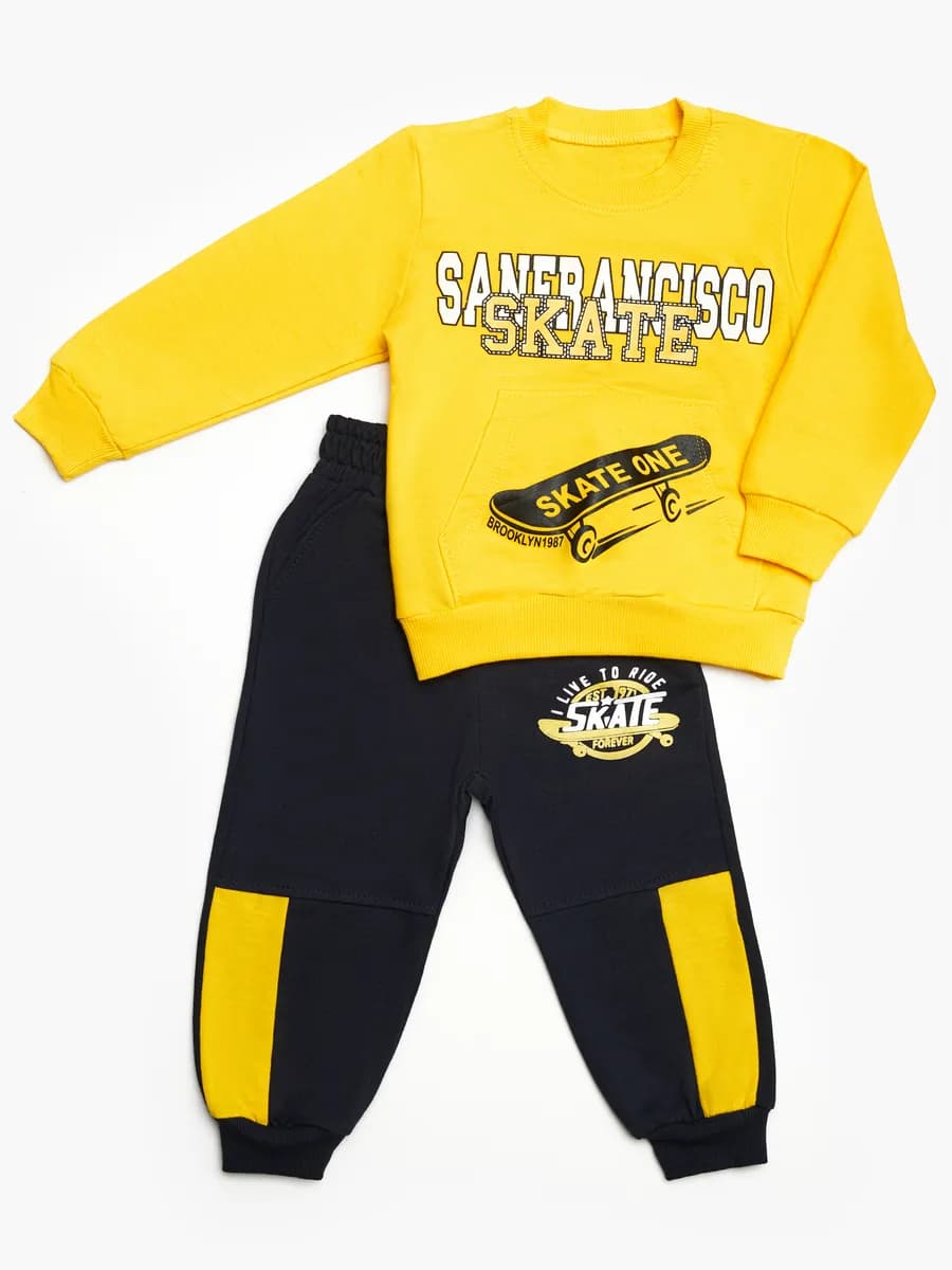 Спортивный костюм в садик осенний