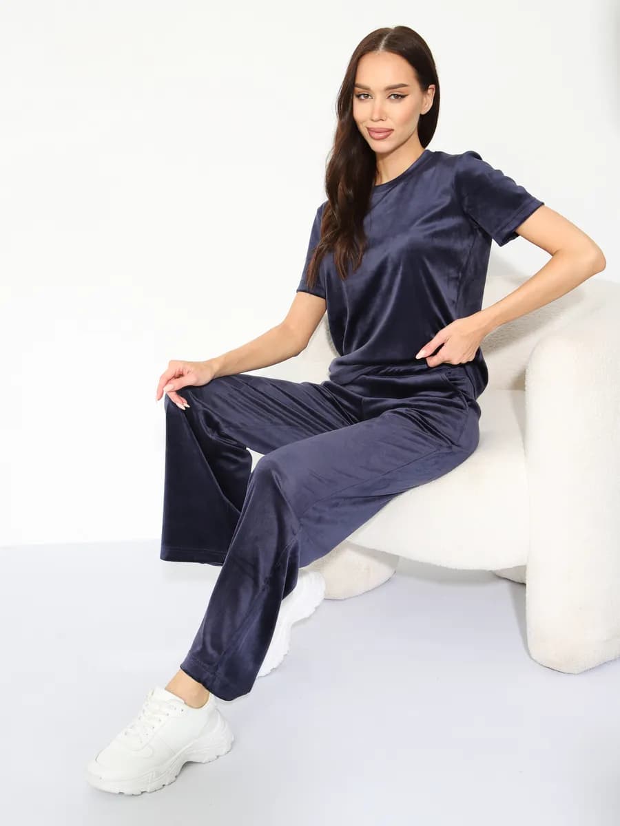 Костюм велюровый спортивный футболка и брюки палаццо - фото 1