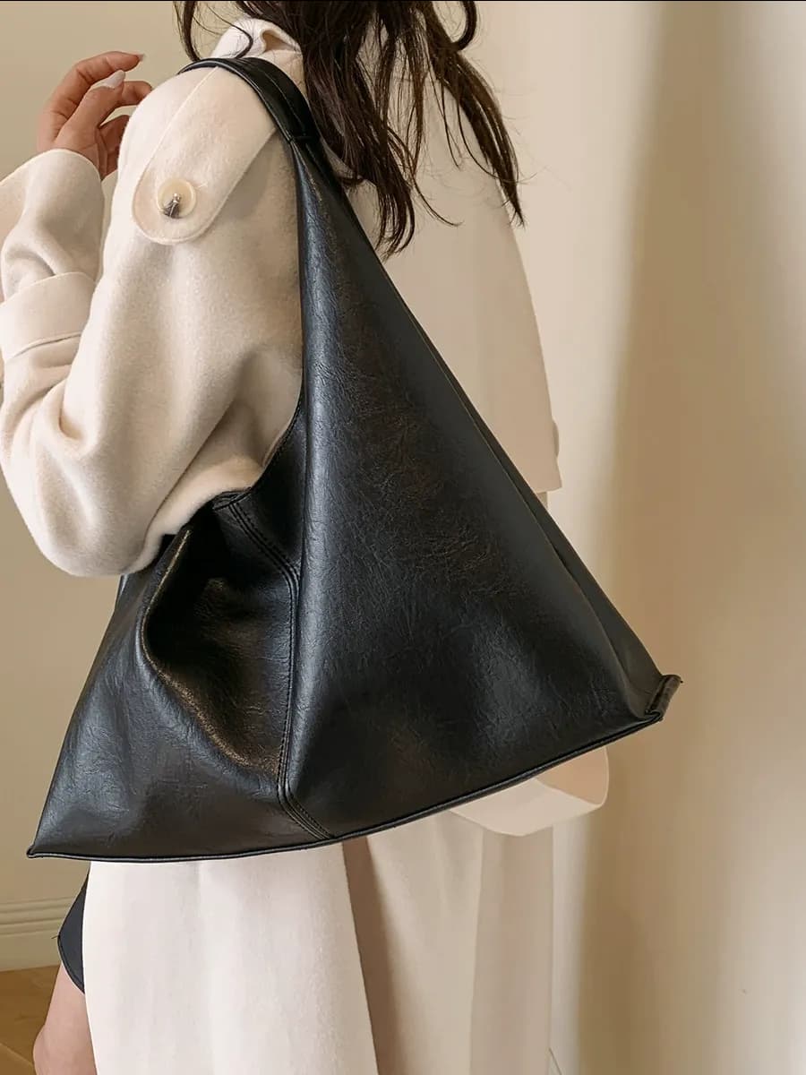 Сумка мешок большая с косметичкой кожаная