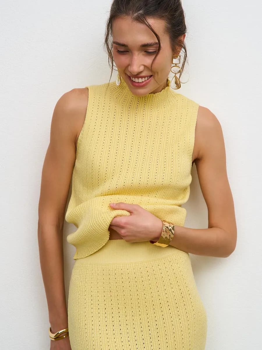 Костюм юбочный трикотажный вязаный