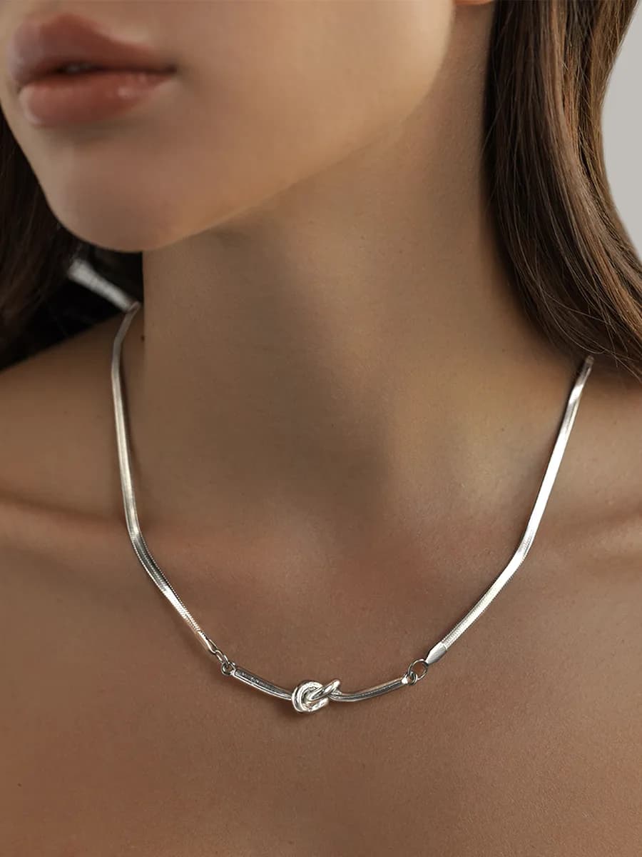 Чокер на шею узелок бижутерия