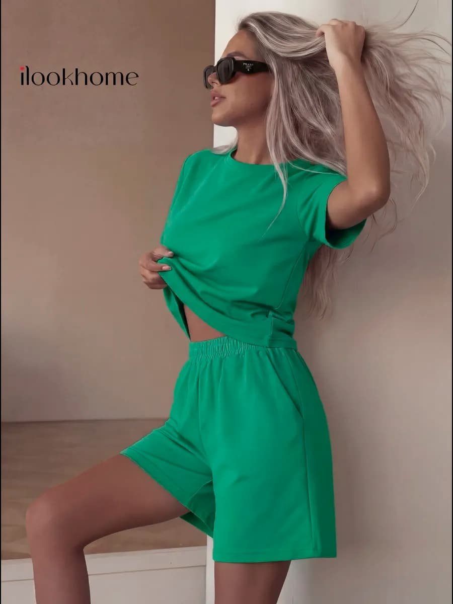 Костюм летний спортивный с шортами и футболкой - фото 1