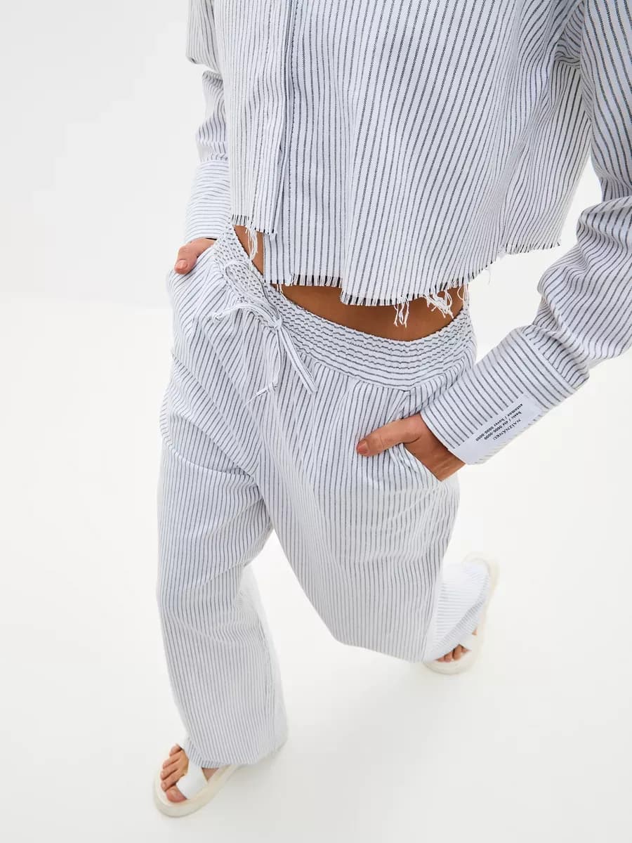 Костюм летний с брюками и рубашкой