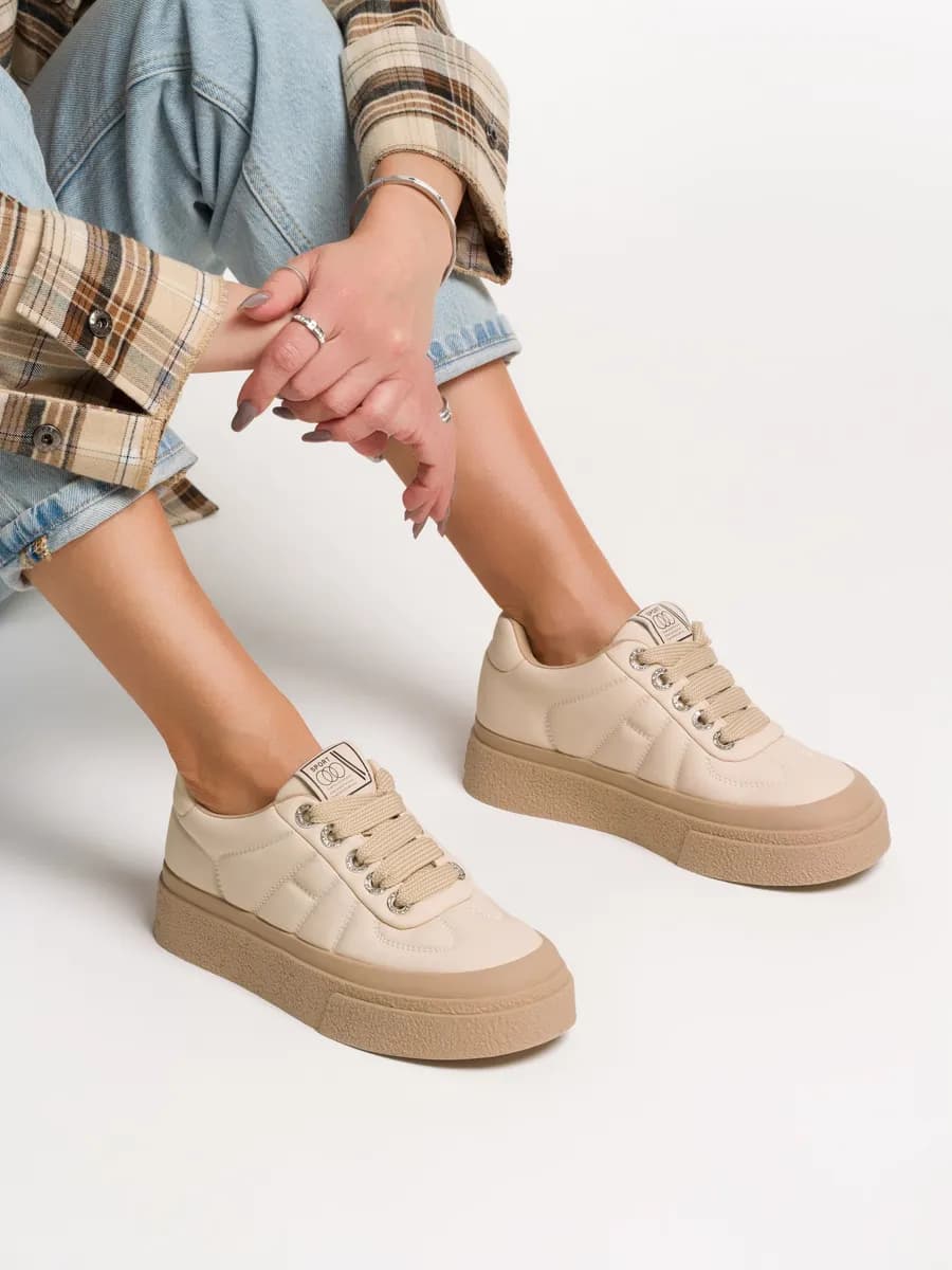 Ботинки в спортивном стиле на платформе