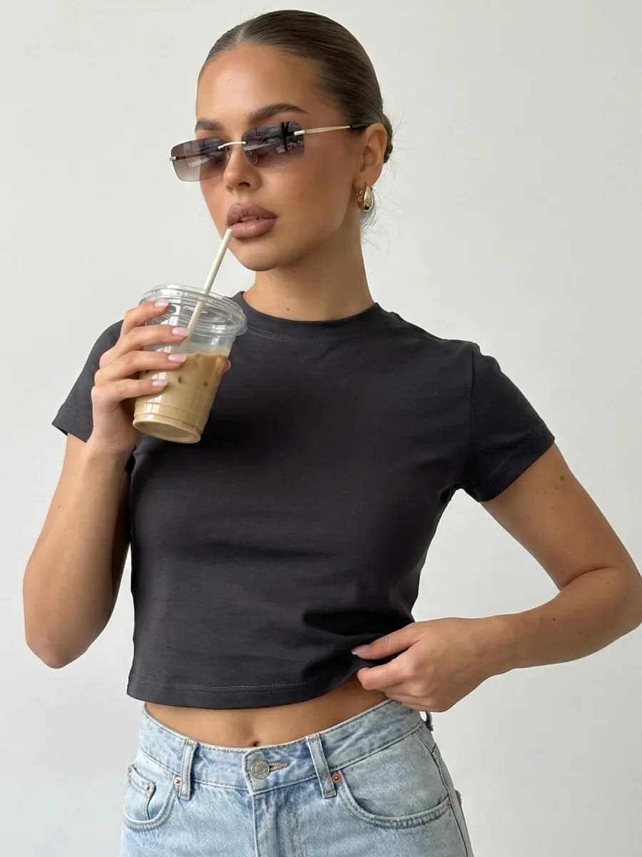 Футболка топ укороченная