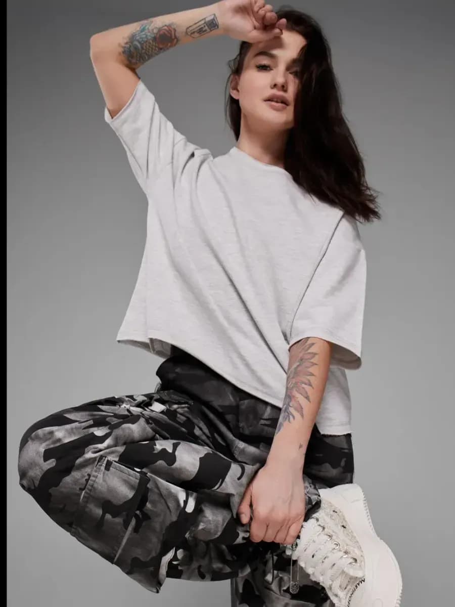 Футболка оверсайз однотонная укороченная