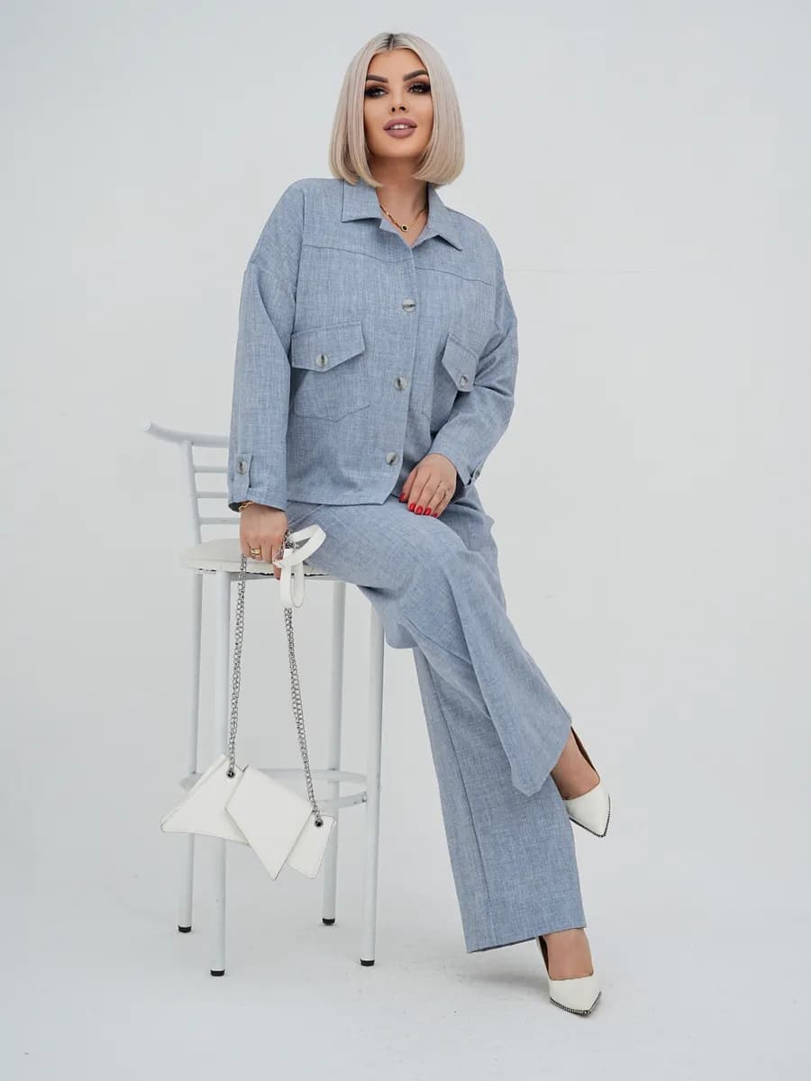 Весенний костюм брючный для торжест офиса