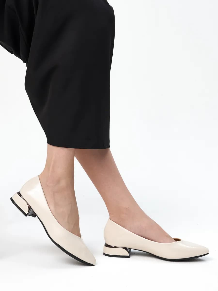 Туфли на низком каблуке