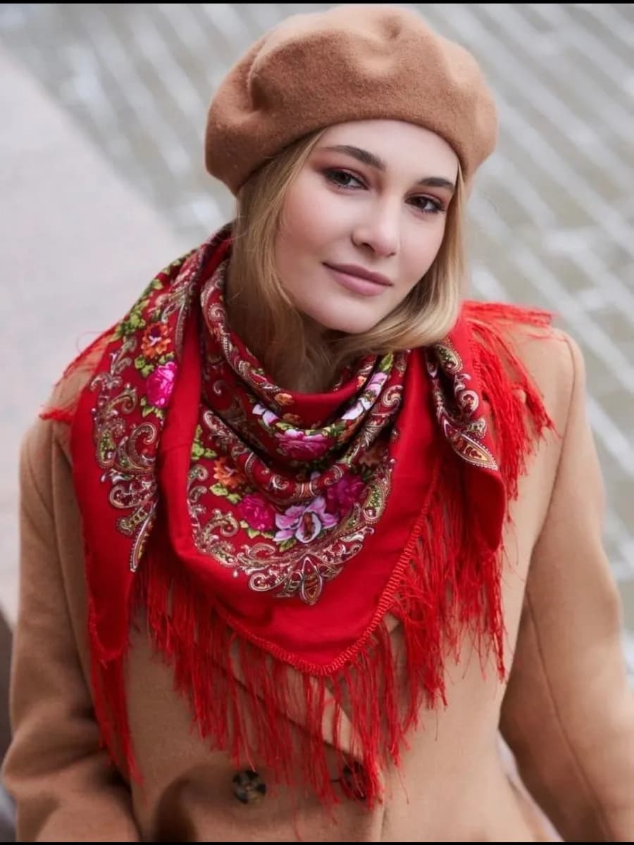 Платок с бахромой