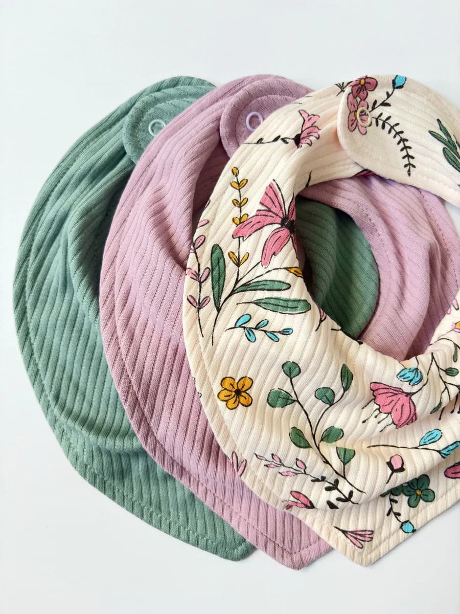 Слюнявчики для новорожденных