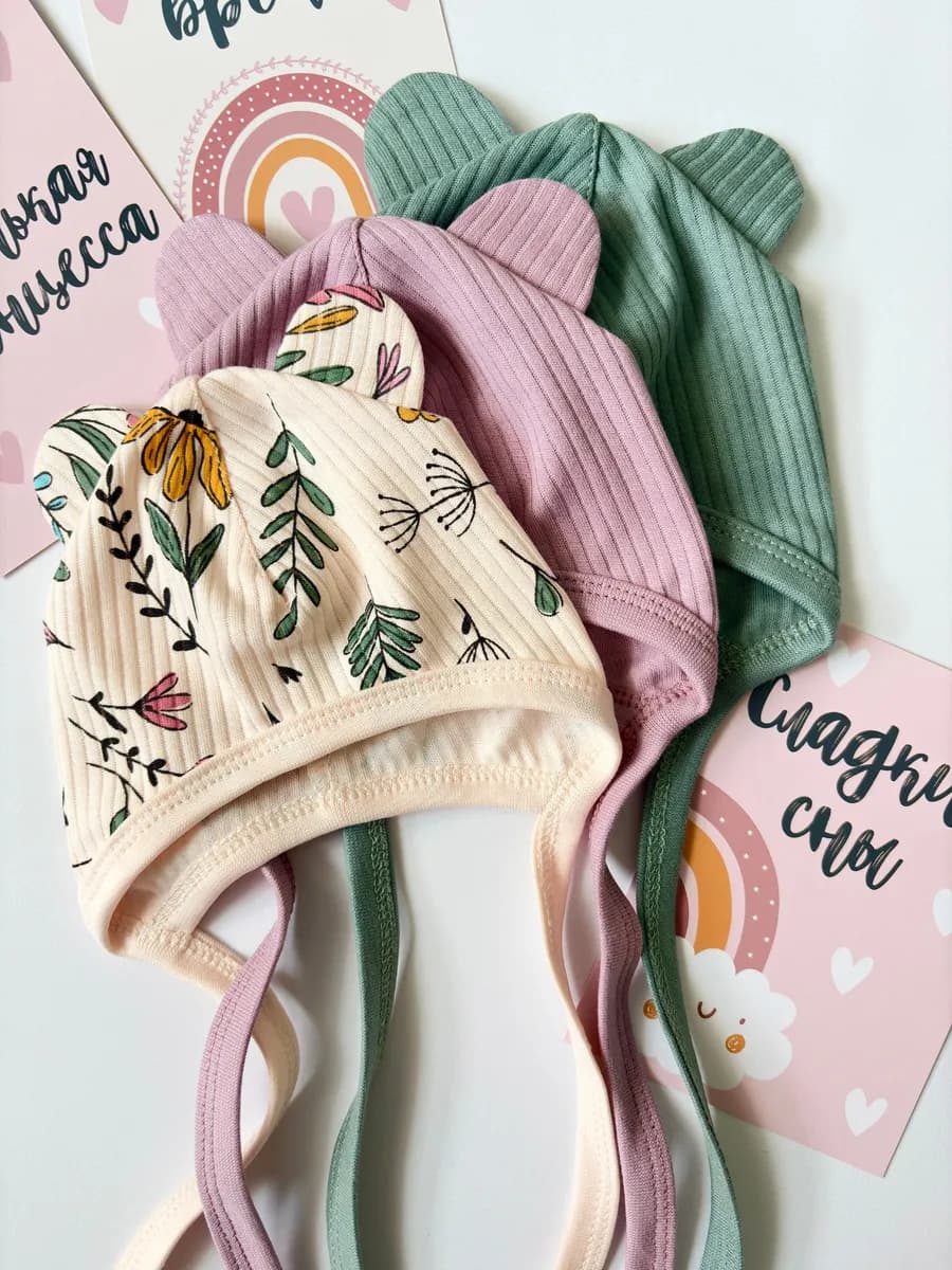 Чепчик для новорожденных с ушками на завязках - фото 1
