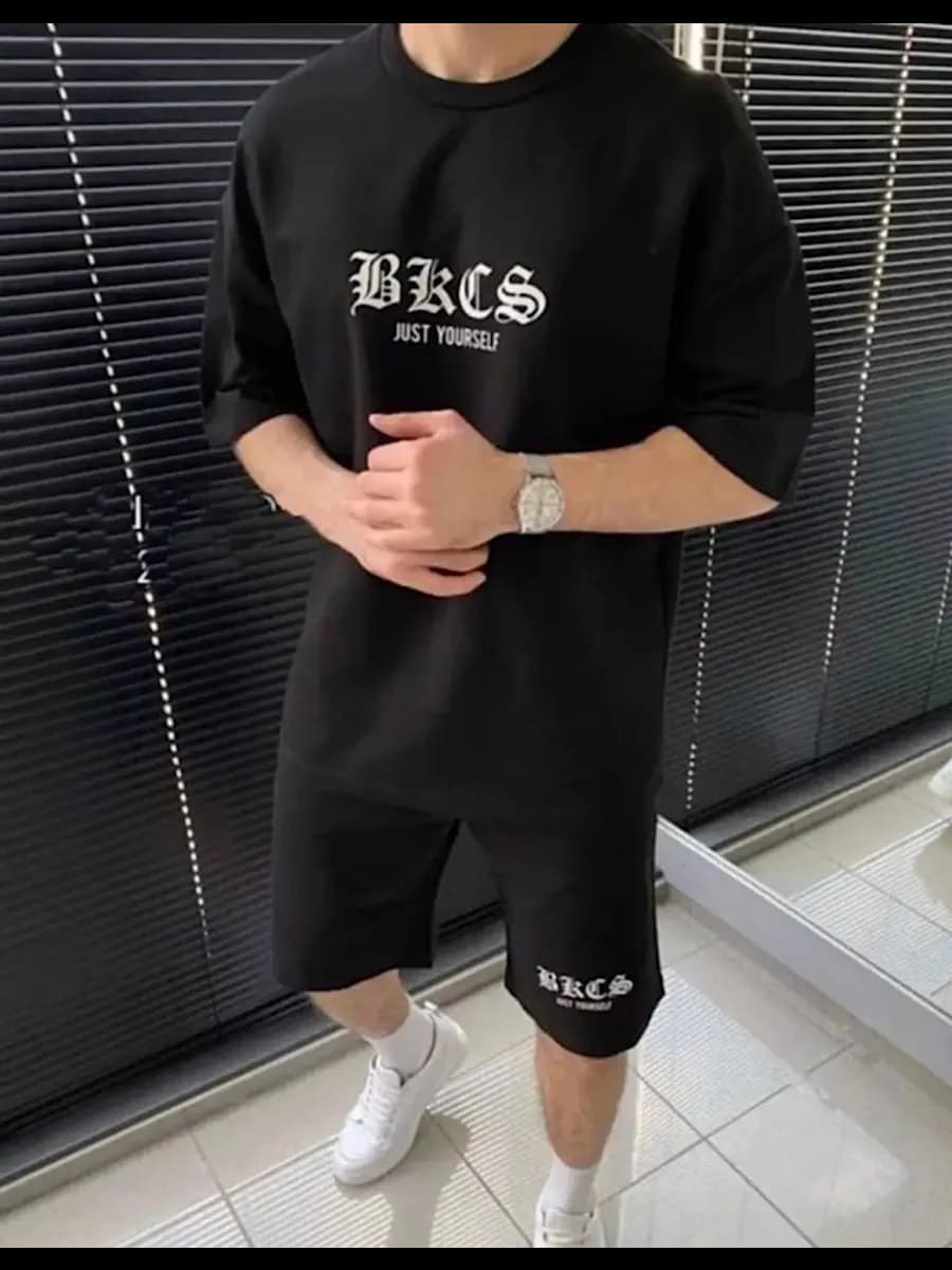Костюм спортивный с шортами
