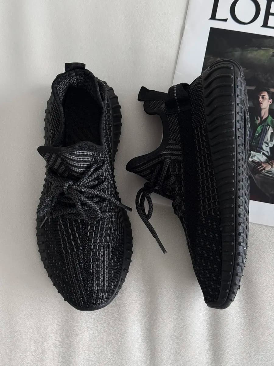 Изики кроссовки спортивные дышащие