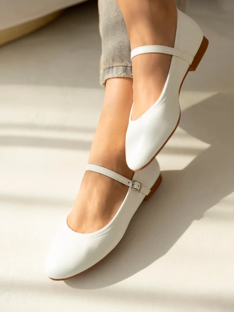 Балетки с ремешком