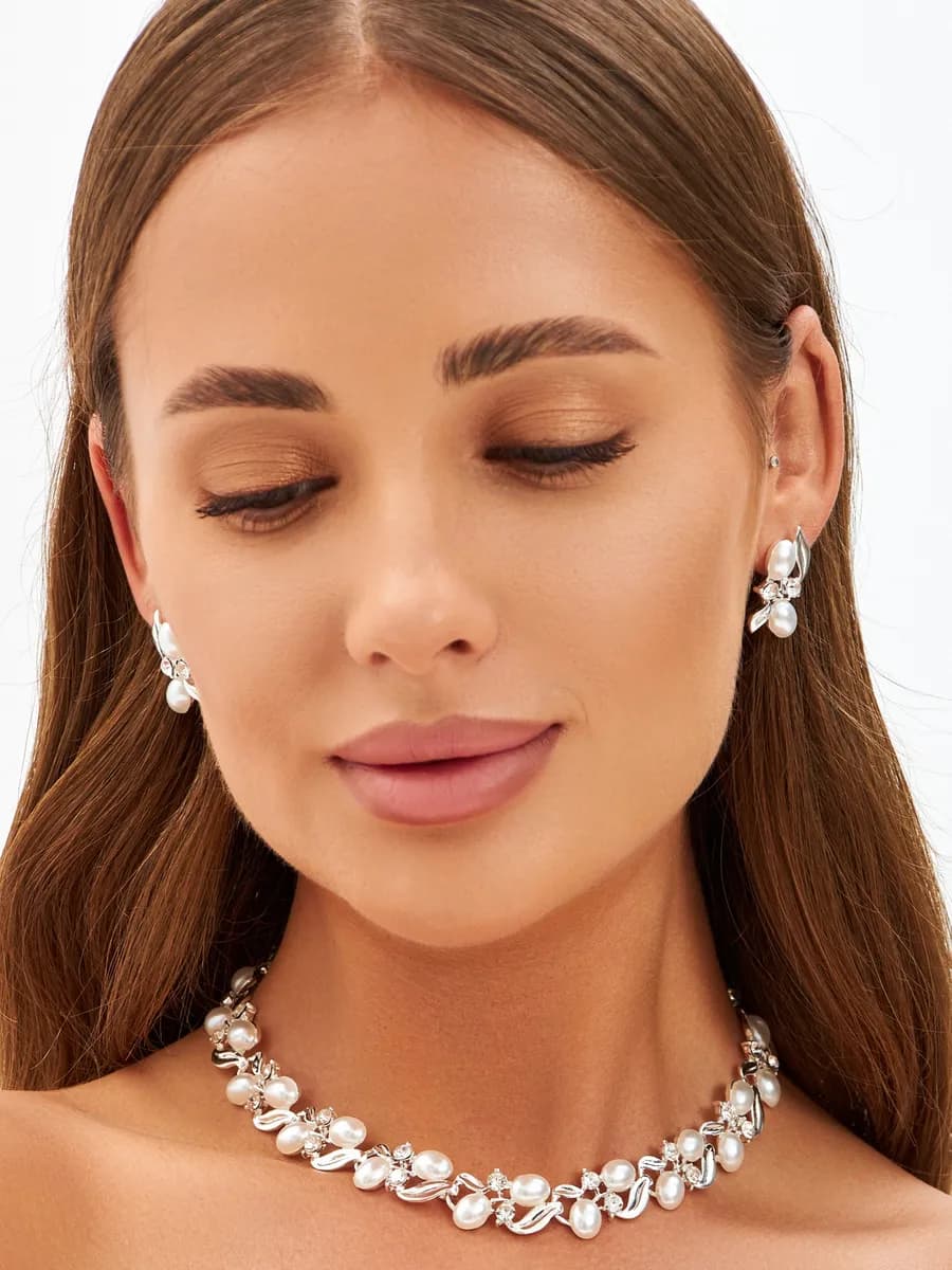 Колье на шею бижутерия жемчуг