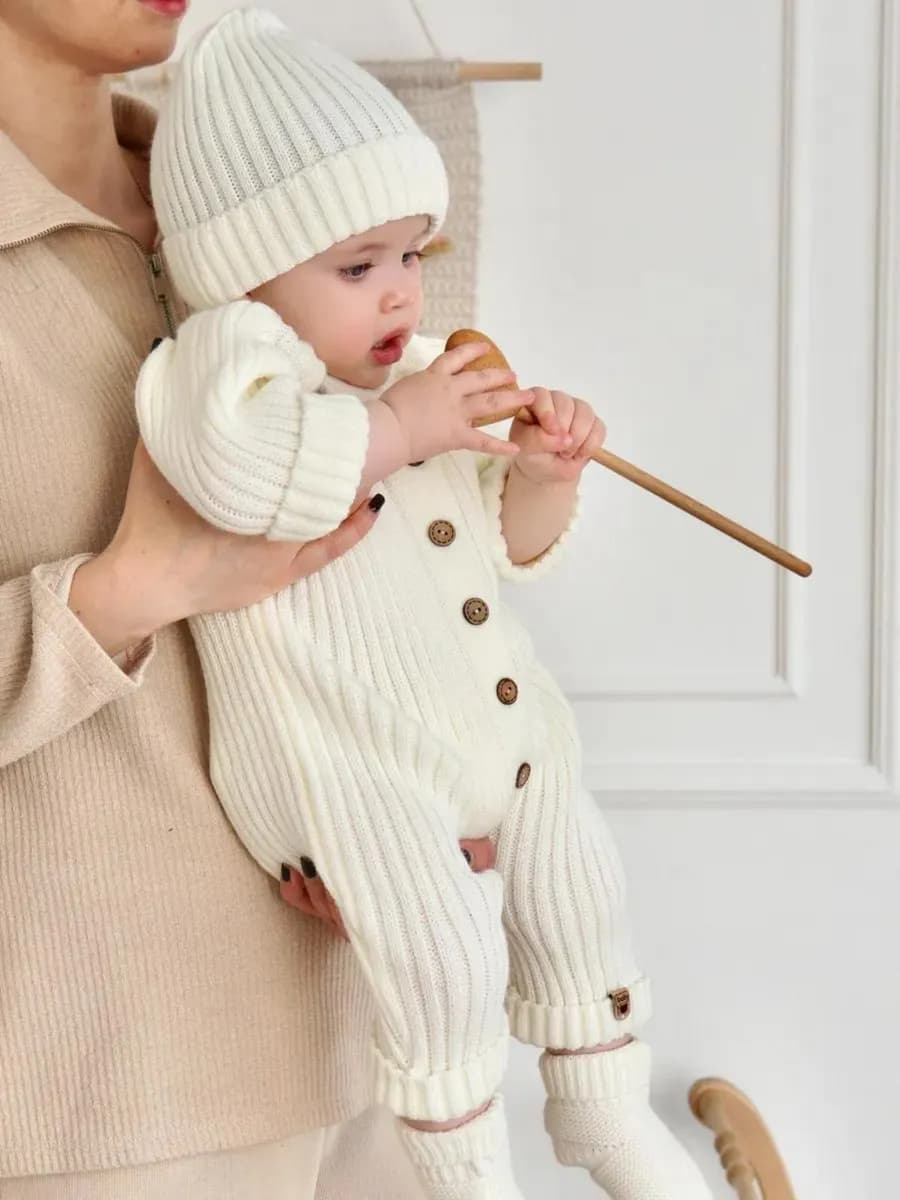 Комбинезон вязаный для новорожденных