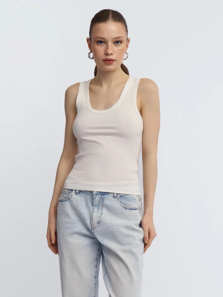 Женская майка-топ из вискозы без рукавов