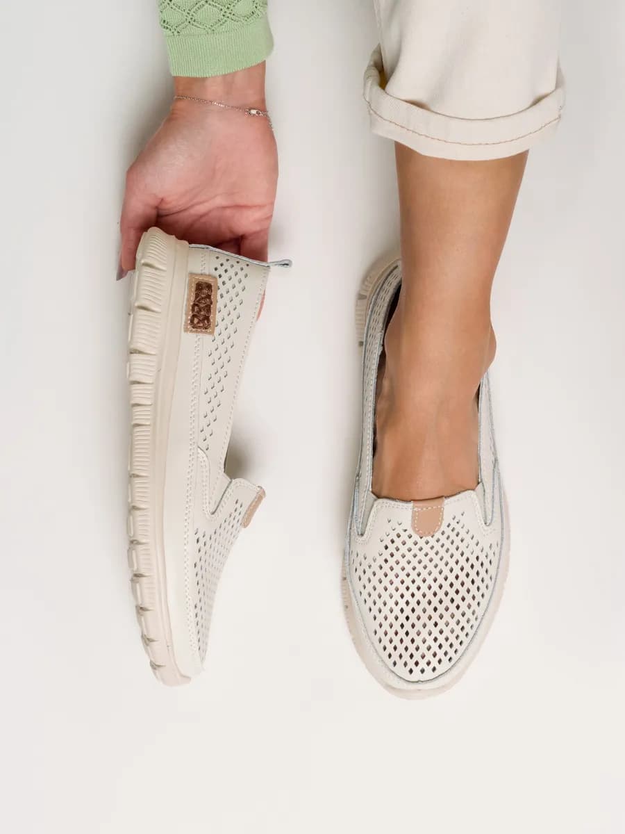 Мокасины из натуральной кожи с перфорацией